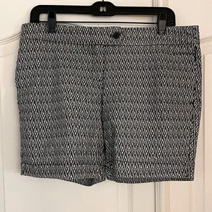 Kenar Black & White Patterned Shorts